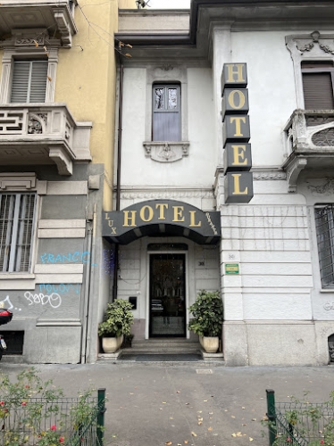 dee dee ramones,nothingheads,she & him,cheap trick,dennis covington,elvis presley,gene vincent + paul macartney,cergère,malemort