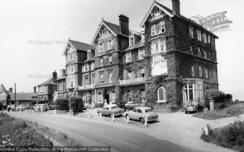 z29257grandhotel.jpg