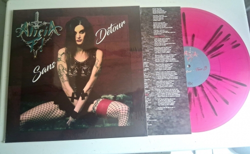 , alicia f, elvis presley, a place to bury strangers, dean wareham, tyrone davis,blaine bailey, continuum,