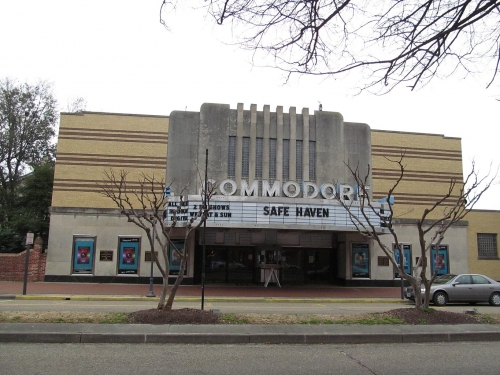z29255commodoretheater.jpg